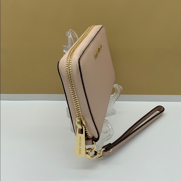 MICHAEL KORS JET SET TRAVEL LG FLAT MF PHN CASE - Picture 5 of 16